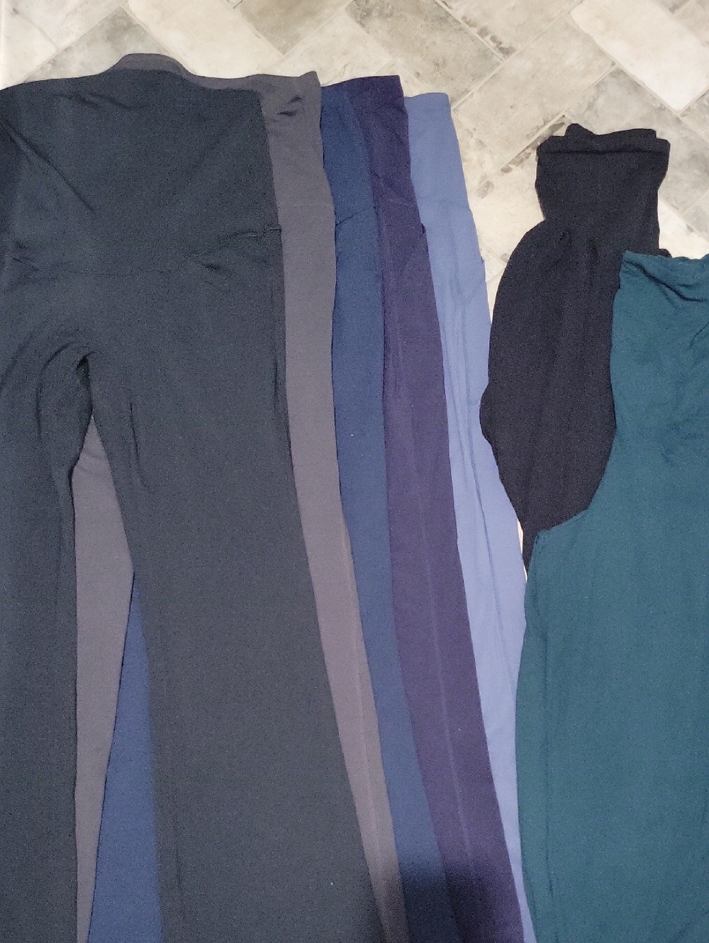 Womens Maternity Athletic Wear - LOT (Flare Yoga, Leggings, Joggers)